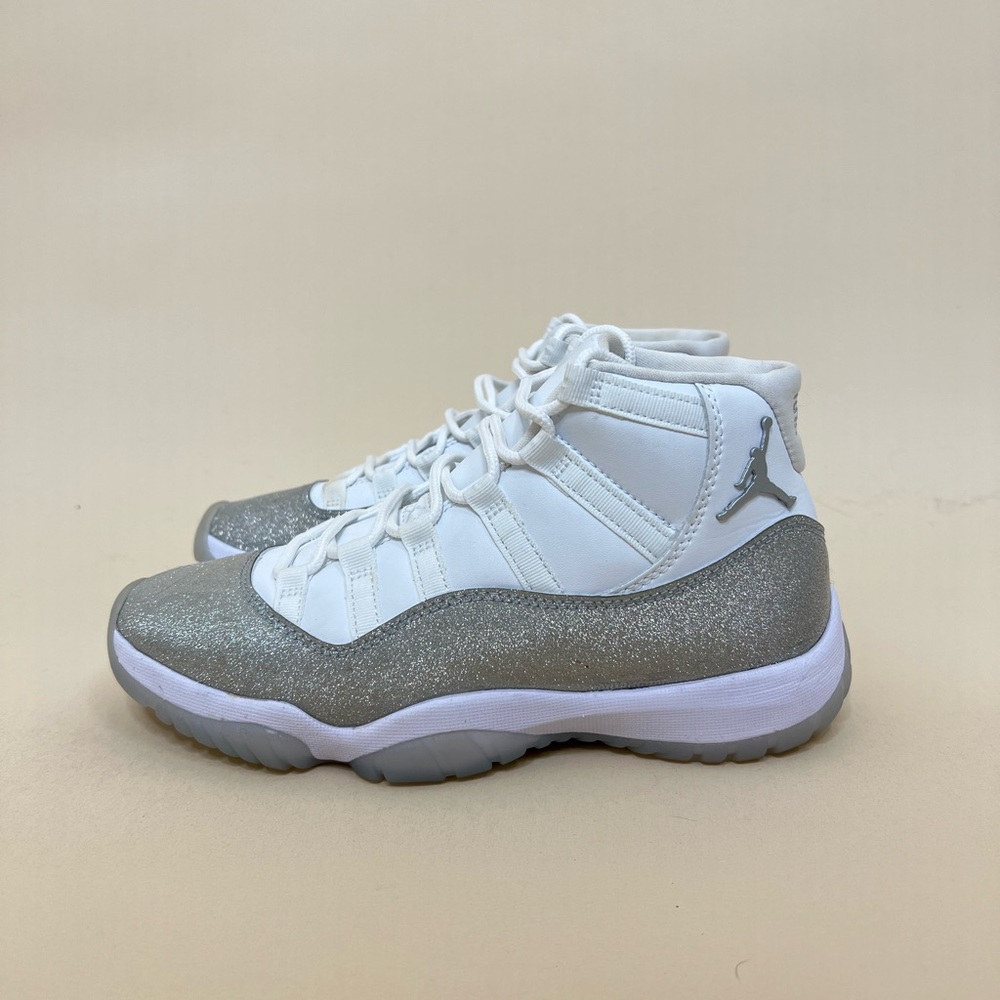 Nike Wmns Air Jordan 11 Retro 'Vast Grey'